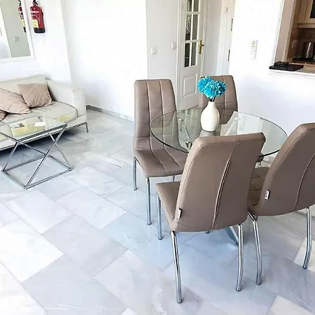 Skol 708 Fantastic 2 Bedroom For דירה *